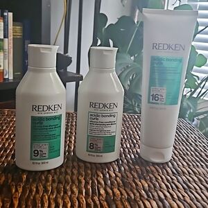 Redken acidic-boding curls Shampoo, Conditioner & Leave-in treatment